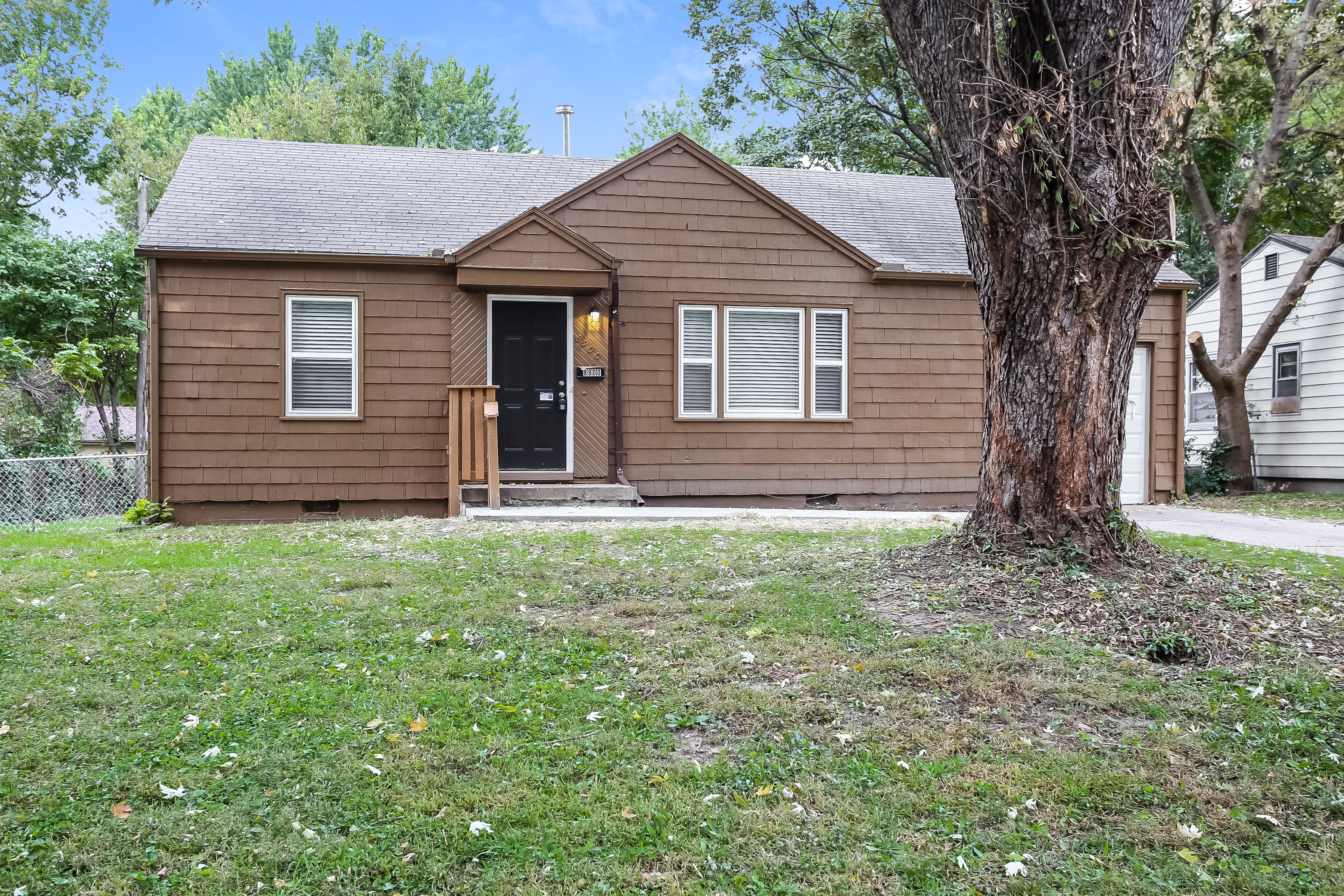 8900 Richards Dr Kansas City, MO 64133